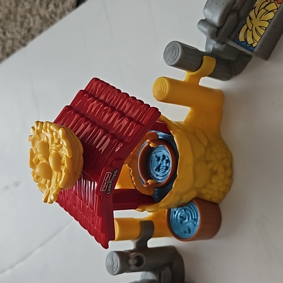 Fisher price little people farmers market set 13 pieces. - Picture 7 of 11